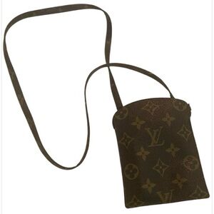 Louis Vuitton, Pochette secret